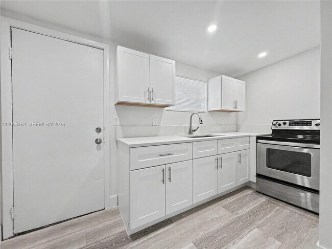 Building Photo - 228 NW 39th St