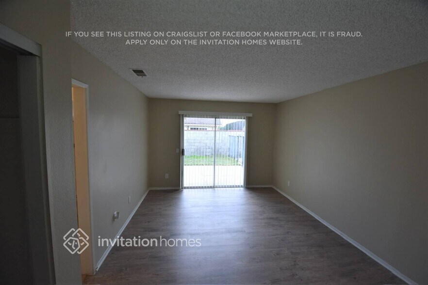 Building Photo - 10058 Julian Dr