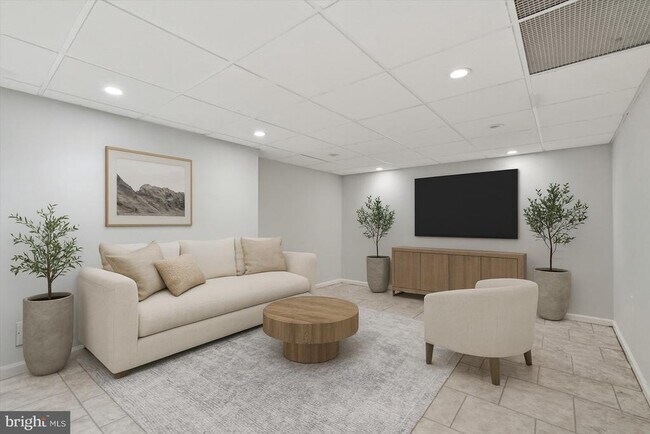 Building Photo - 433 Haverford Rd