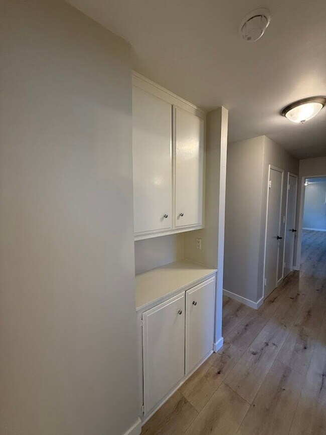 Building Photo - Beautiful 4 Bedroom, 2 Bathroom, Sylmar Home! Ready for Move-In!