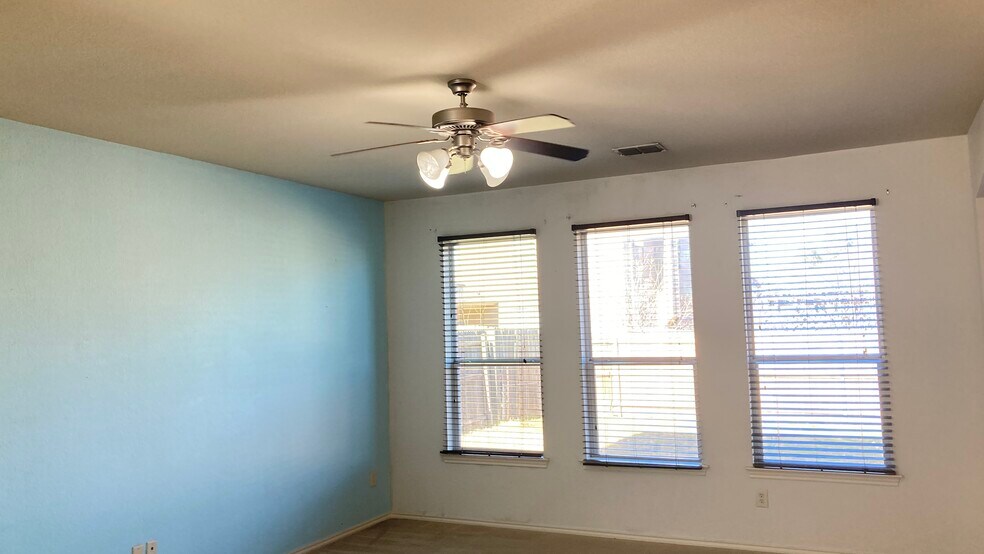 Building Photo - 340 Turquoise Dr