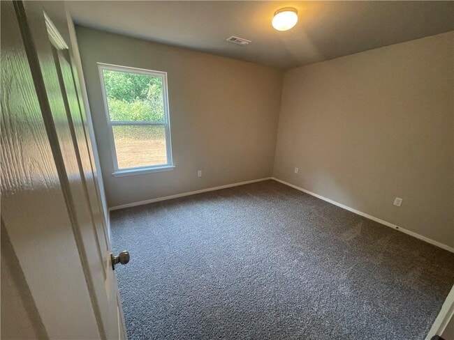 Building Photo - 2823 W Emil Dr