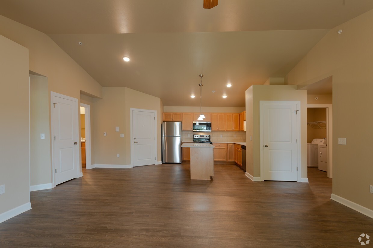 Interior Photo - Lake Breeze Estates