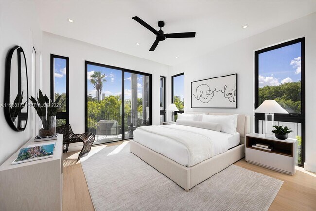 Building Photo - 92 SW 28th Rd