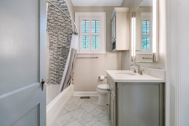 Building Photo - 1253 Magnolia Curve