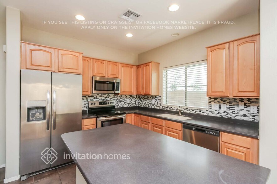 Building Photo - 445 N Citrus Ln