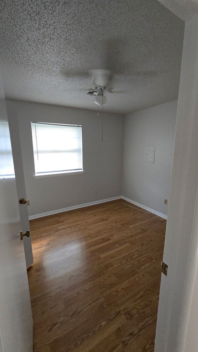 Building Photo - 314 NW Compass Dr