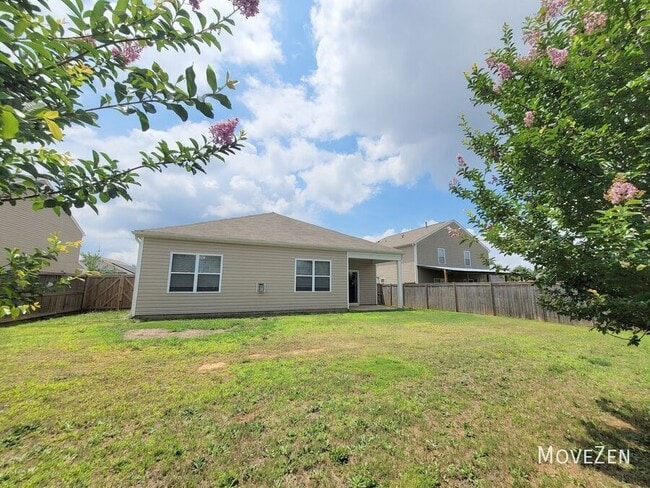 Building Photo - 22 Crestwood Pnes Trl