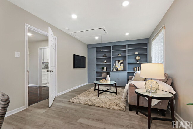 Building Photo - 75 Carthage Ln