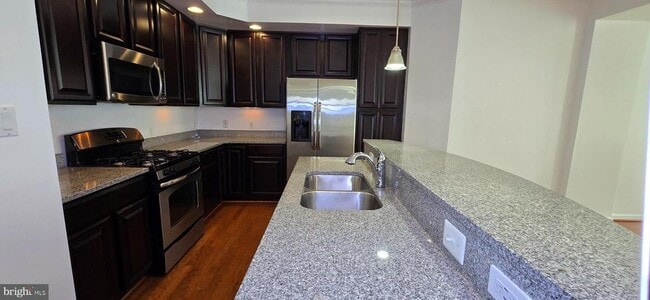 Building Photo - 5658 Virginia Ln