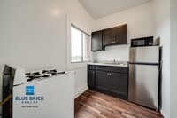 Building Photo - 1420 Flower St