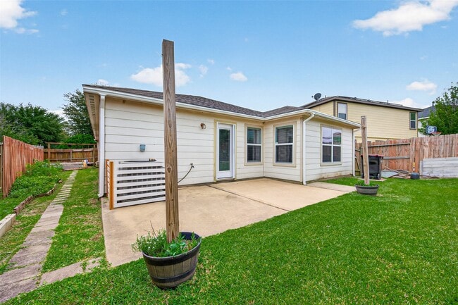 Building Photo - 16238 Ranchland Ln