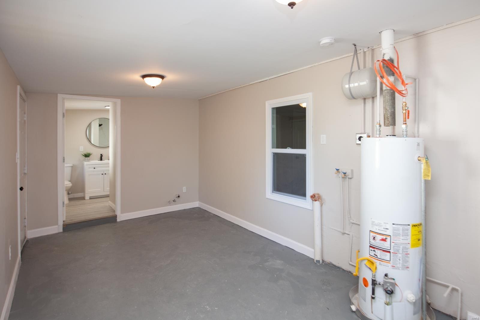 Building Photo - 10675 Farview Ave