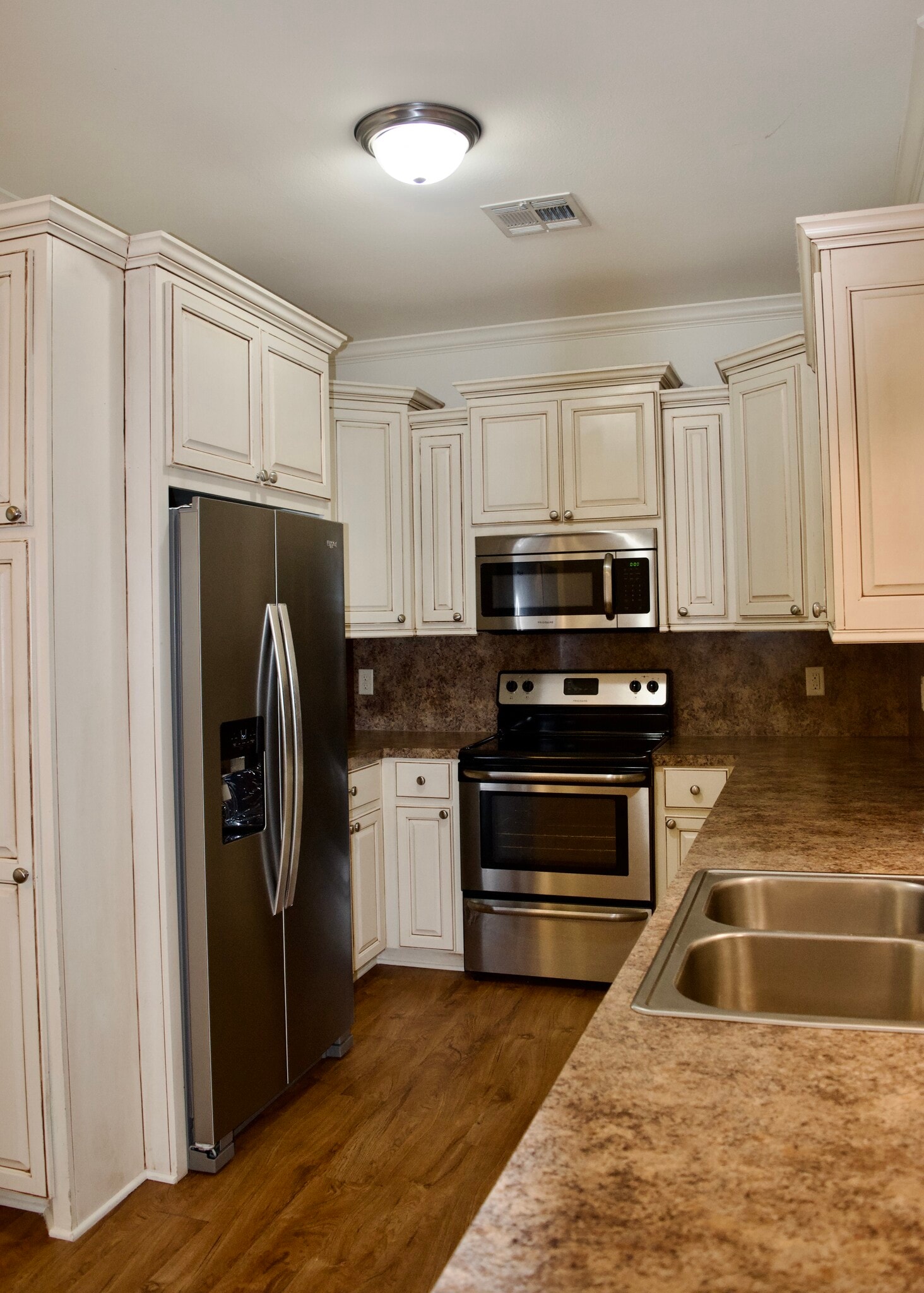 Building Photo - 2603 Broadmoor Blvd