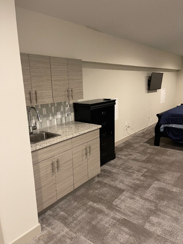 Building Photo - 1417 W9th St