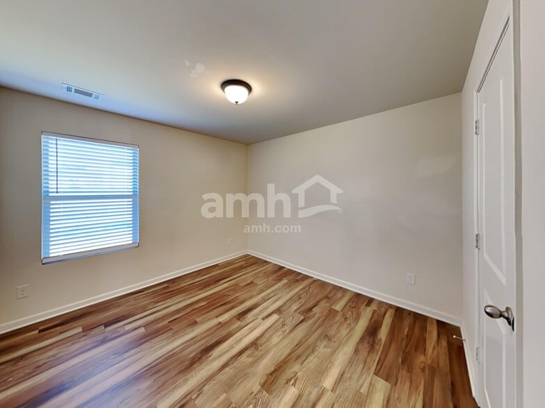 Building Photo - 278 Scotland Dr