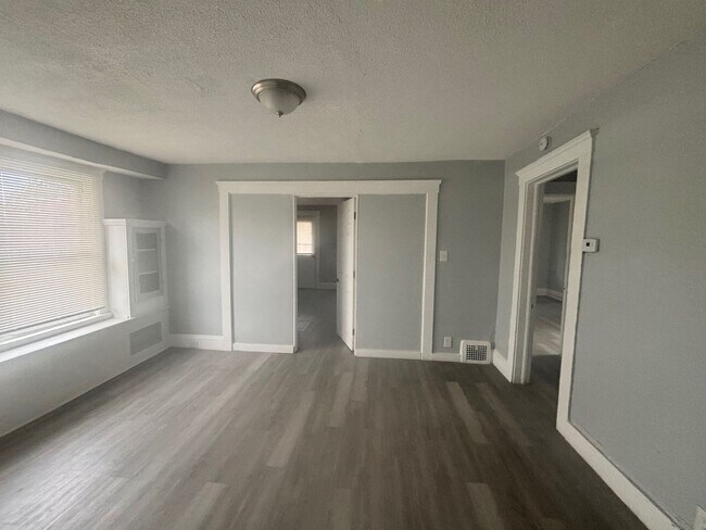 Building Photo - 2069 W 98th St