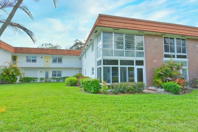 Building Photo - 1225 NW 21st St