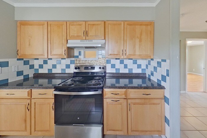 Building Photo - 308 Wildwood Dr