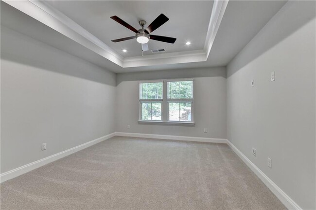 Building Photo - 204 Holsten Ln