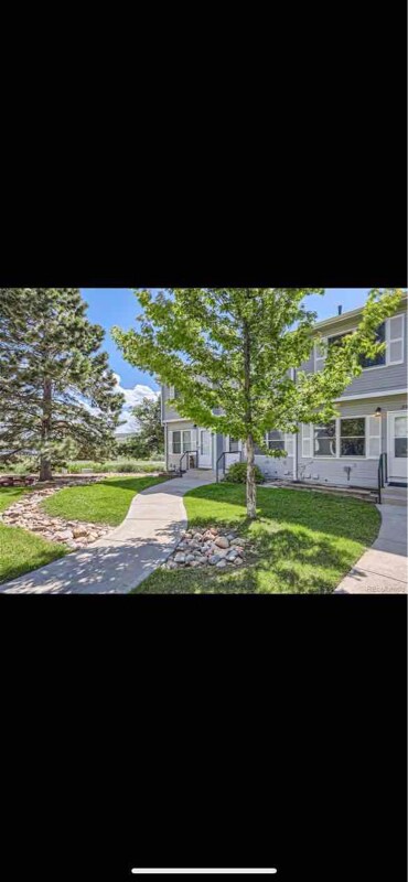 Building Photo - 2080 Oakcrest Cir