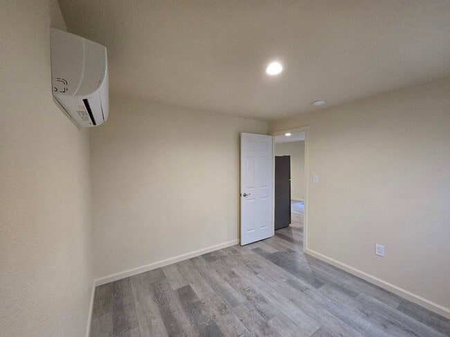 Building Photo - 398schindlerstreet.is4lease.com