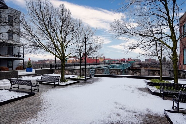 Building Photo - 224 Mill St