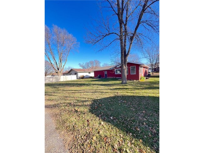 Building Photo - 1811 Judd Ave N