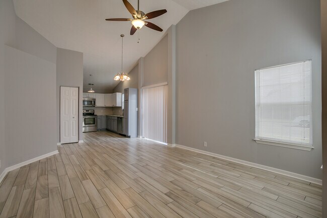 Building Photo - 1139 Alandee St.