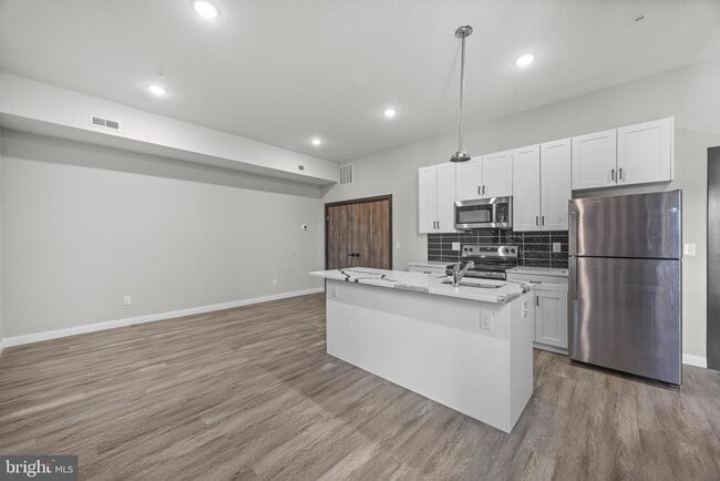 Building Photo - 405 N Simpson St
