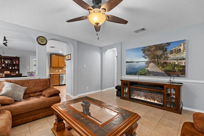 Building Photo - 9426 Palomino Path