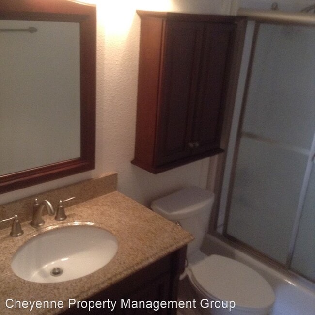 Building Photo - 3 br, 1.5 bath House - 4104 Rogers Ave.