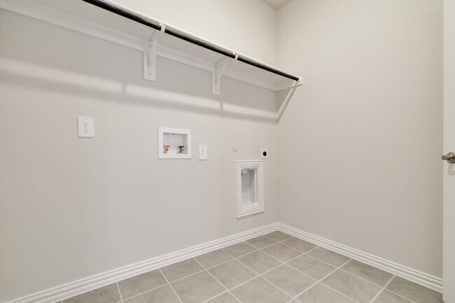 Building Photo - 111 Caliber Ct