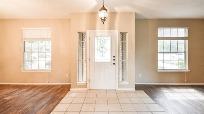 Building Photo - 1300 Crocus Cove