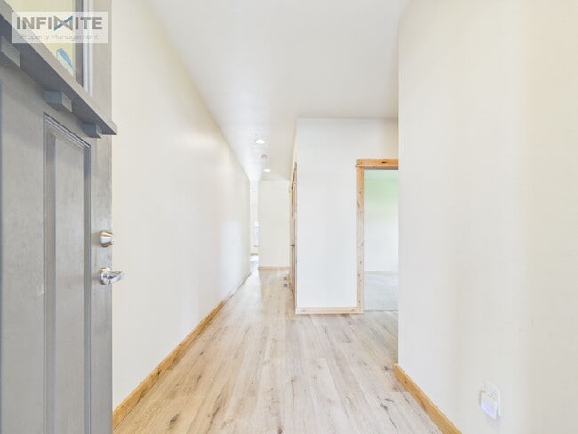 Building Photo - Single Level 3 Bedroom!