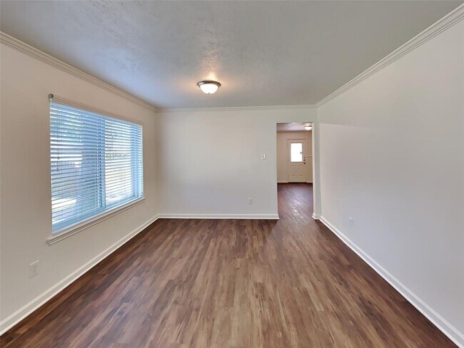 Building Photo - 7007 Durango Dr