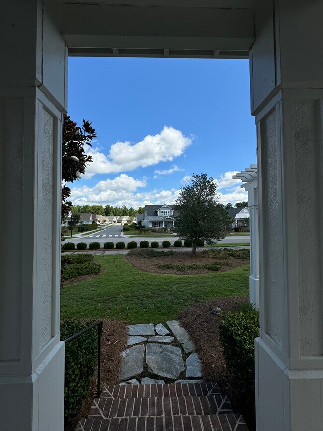 Building Photo - 819 Meadowsweet Ln