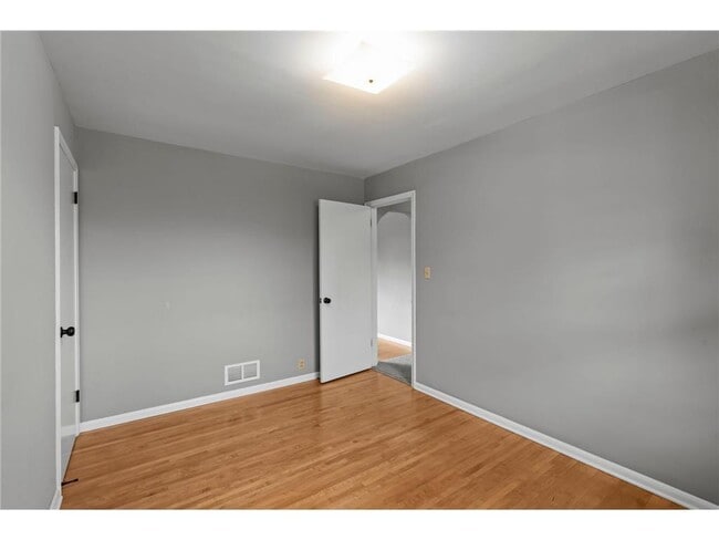 Building Photo - 1435 Englert Rd
