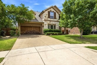 Building Photo - 2304 Lynbridge Dr