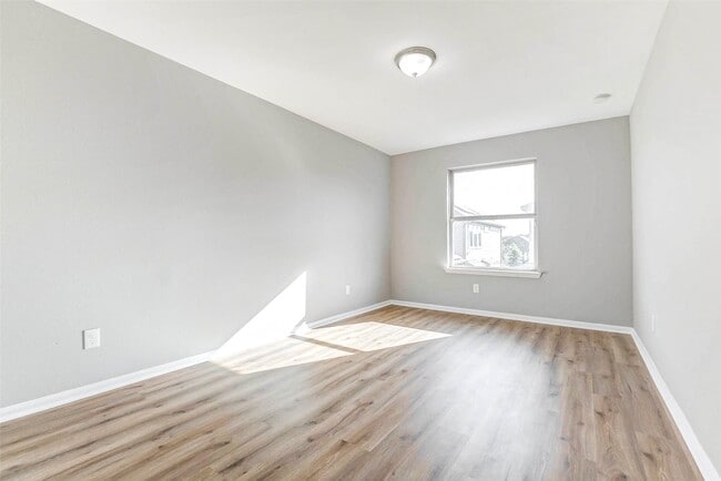 Building Photo - 15010 Golden Summer Ct
