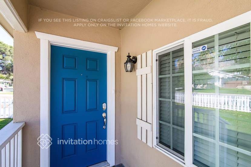 Building Photo - 219 E 46th St