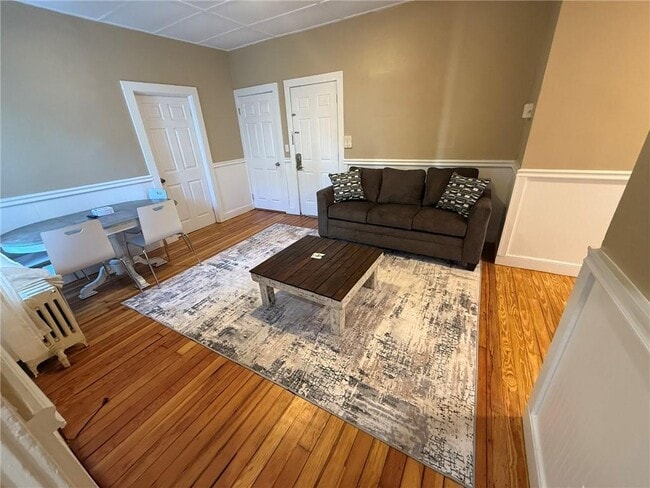 Building Photo - 33 Ann St