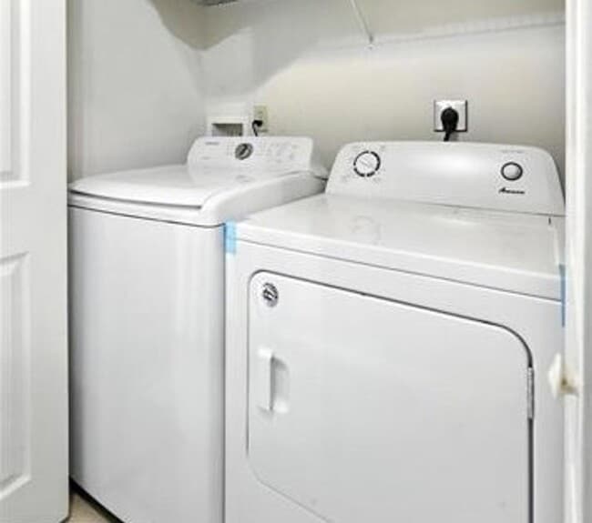 Building Photo - Modern 2 Bedroom, 1.5 Bath Townhome in New Cumberland, PA!