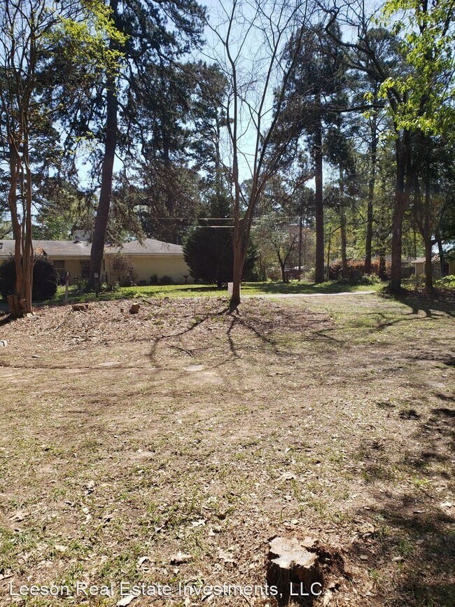 Building Photo - 3 br, 1 bath House - 4022 Independence Ave.