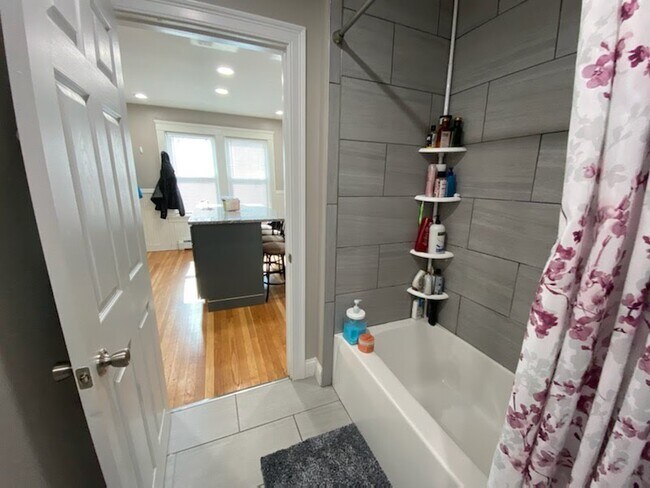 Building Photo - 63 Jastram St