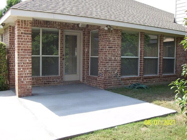 Building Photo - 7900 Brookmount St
