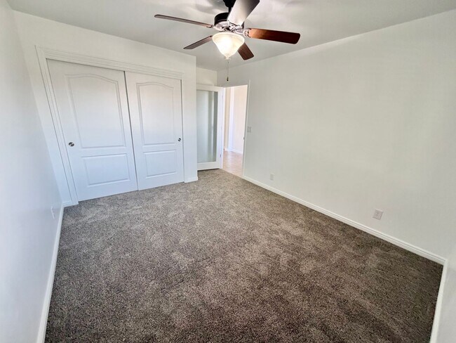 Building Photo - Beautiful Riverstone Home!!