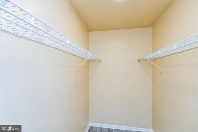 Building Photo - 311 Oakridge Dr