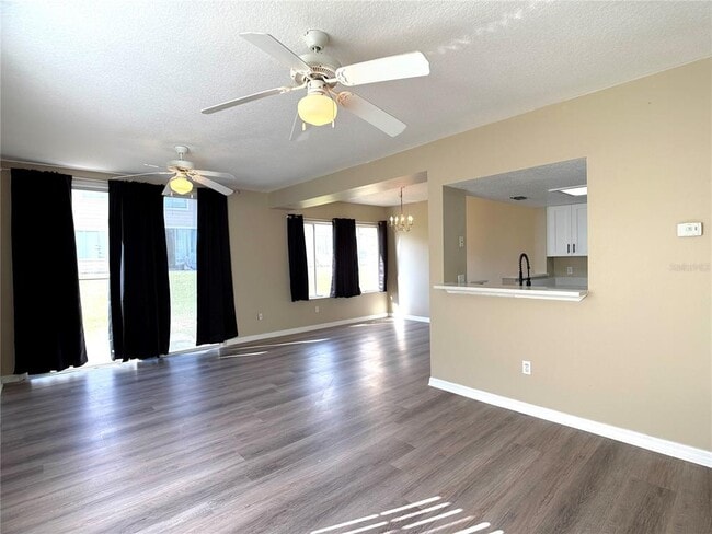 Building Photo - 501 Coconut Palm Way