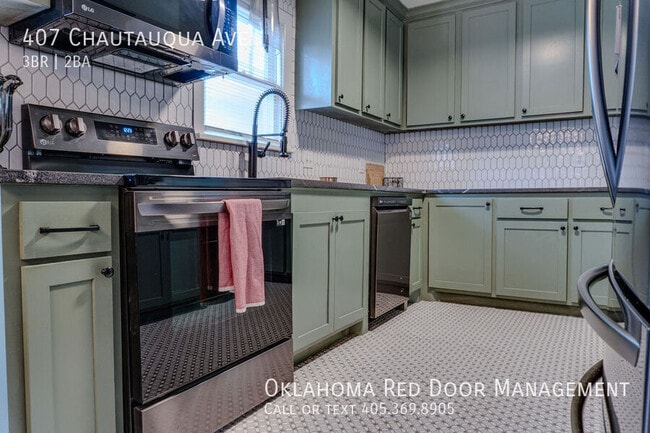 Building Photo - 407 Chautauqua Ave